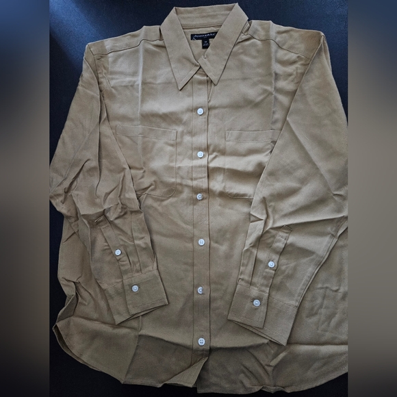 NWT - Banana Republic Khaki Twill Lyocell Utility Shirt - Size M - Picture 2 of 9